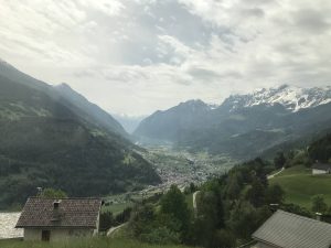 Blick ins Land (Richtung Italien), Bernina Express, Schweiz