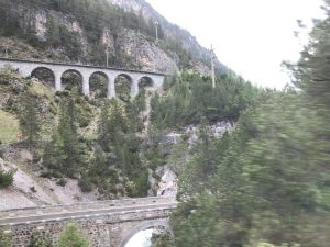Blick auf die Albula-Strecke, Bernina Express, Schweiz