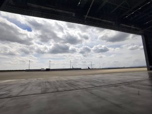 Blick aus dem Hangar Flughafen Wien