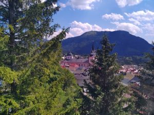 Die Basilika von Mariazell von der Gondel aus fotografiert