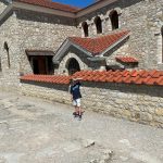 Matteo vor der Römischen Therme in Carnuntum