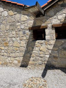 Regenrinne samt Sickergrube in Carnuntum