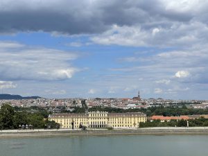 Schloss Schönbrunn von der Gloriette
