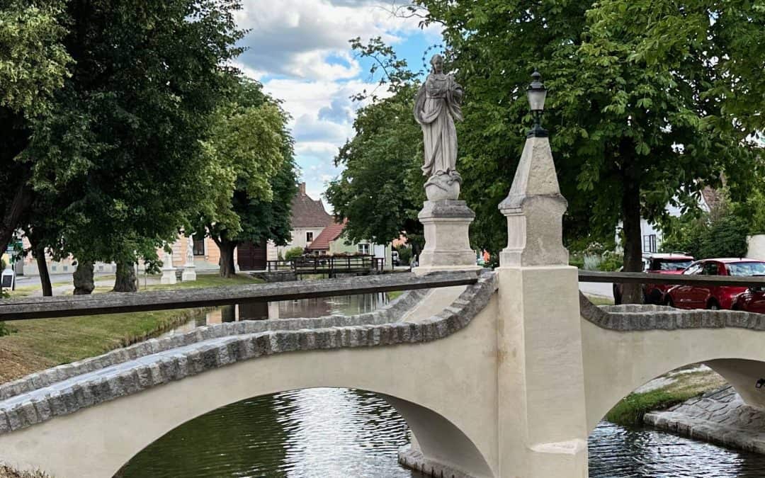 Pfarr­kir­che Straß im Straßer­tale